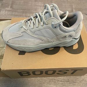 Yeezy Boost 700